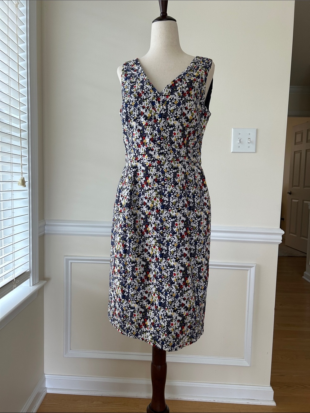 Brooks Brothers Navy Floral V-Neck Sheath Dress